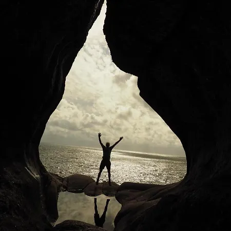 Peaceful Riverfront With Views *