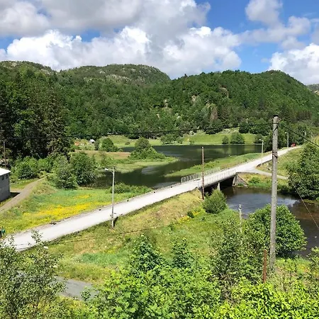 Peaceful Riverfront With Views Casa vacanze