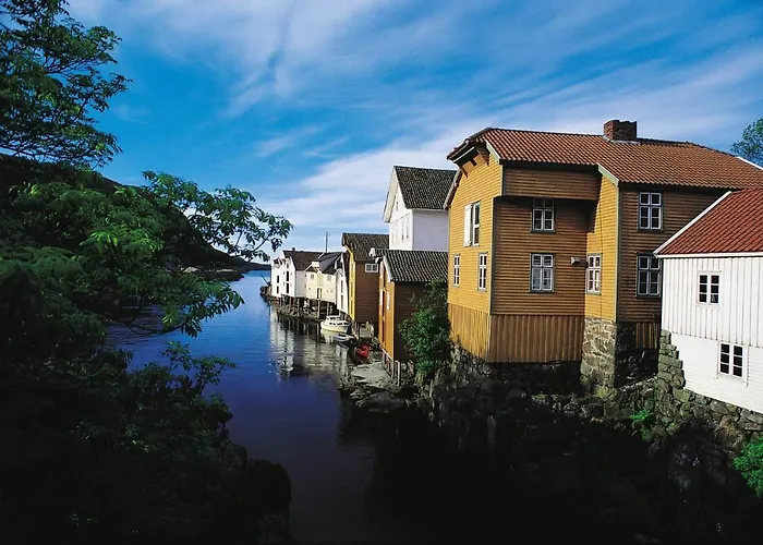 Peaceful Riverfront With Views Ferienhaus Algard (Sokndal)